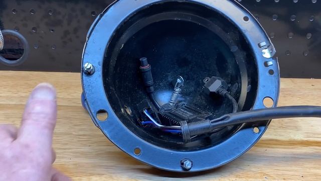 Fitting LED bulbs to the Morris Minor Pt2 смотреть онлайн