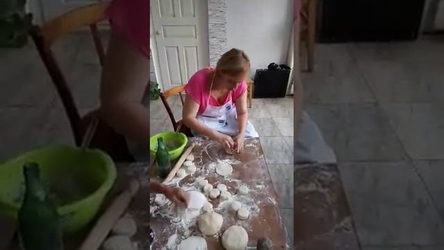 Кулинарный МК по лепке хинкали. В гостях у кахетинца смотреть онлайн
