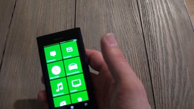 Nokia Lumia 800 - первый смартфон Nokia с системой Windows Phone. Бывший флагман не стоит ничего. смотреть онлайн