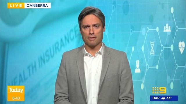 Presenter squeals as python goes rogue | TODAY Show Australia смотреть онлайн