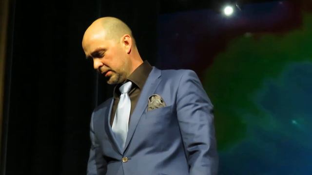 Методие Бужор -"Скажите, девушки, подружке вашей" смотреть онлайн