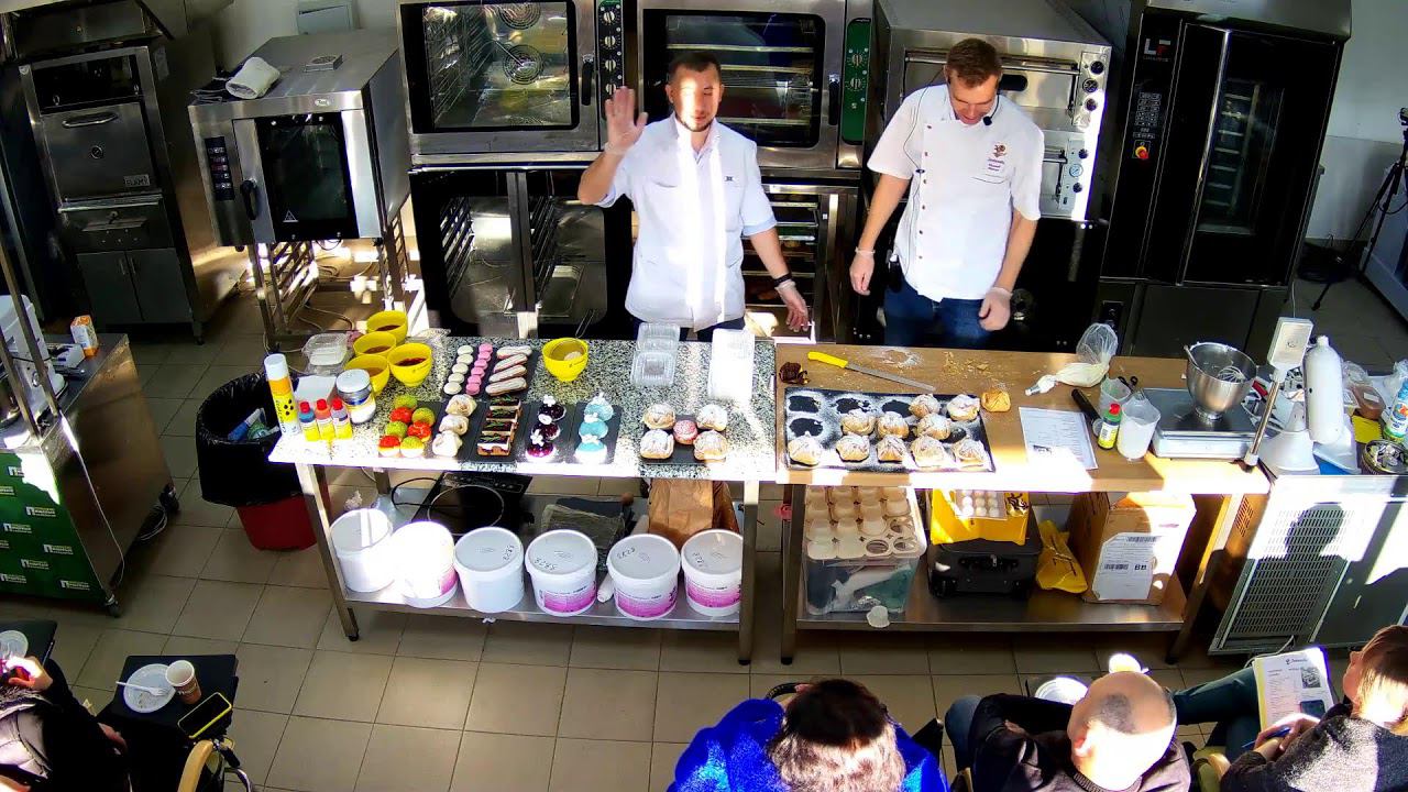 Мастер-класс "Кремовая кондитерка. Заварные изделия (эклеры, пирожное ШУ)" смотреть онлайн
