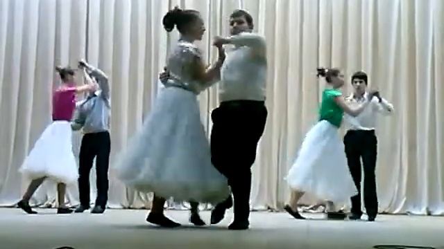 танец под песню "Юлия Савичива-Мало" смотреть онлайн