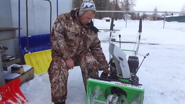 Выбор снегоуборщика. Метод работы. Смазка редуктора. Обзор RedVerg RD-240-65 смотреть онлайн