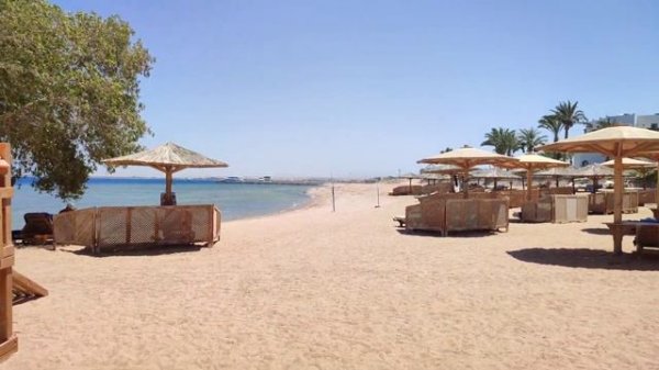 Пляж отеля Mercury Hotel Hurghada 4.Hurghada. Egypt.