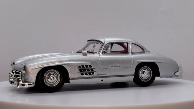 Mercedes-Benz 300SL W198 Diecast Car Model 1/43