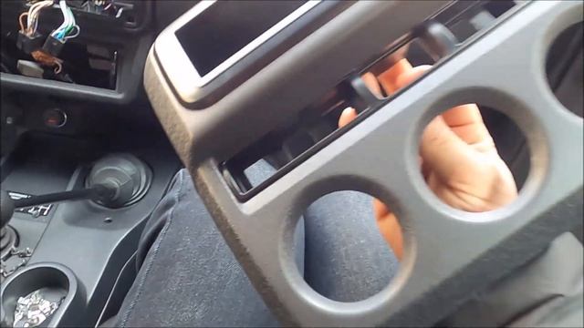 Новая Нива ЛЕГЕНД. Установка 9ти дюймовой магнитолы. смотреть онлайн