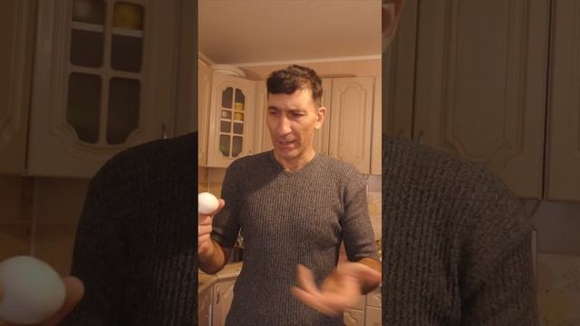 Сколько надо варить яйца всмятку, в мешочек или вкрутую? ? #shorts смотреть онлайн