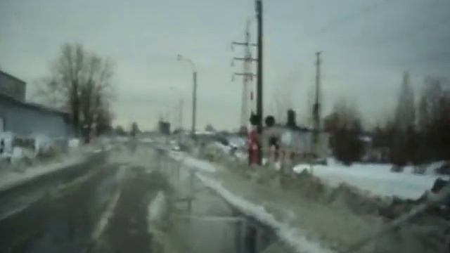 Зачем ехать для off-road в лес,когда рядом есть Питерские дороги)))) смотреть онлайн