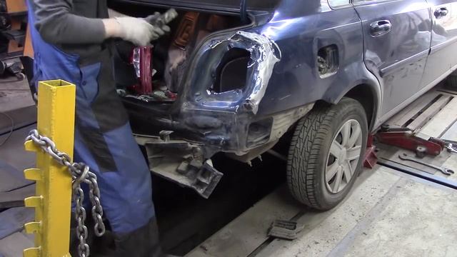 CHEVROLET Lacetti ремонт крыла после удара в столб часть1 смотреть онлайн