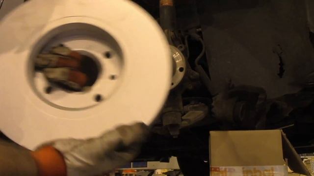 Replacing FRONT BRAKE DISC & PADS - Peugeot 307 смотреть онлайн