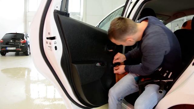 How To Remove The Door Panel Toyota Yaris 2013