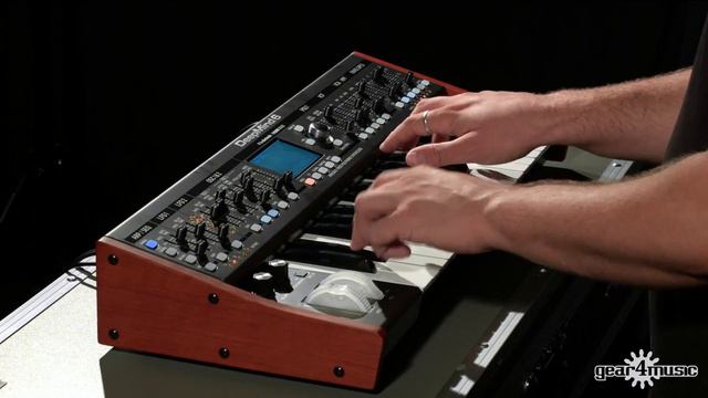 Behringer Deepmind 6 Synthesizer | Gear4music demo смотреть онлайн