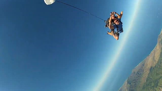Dad's Skydive HI смотреть онлайн