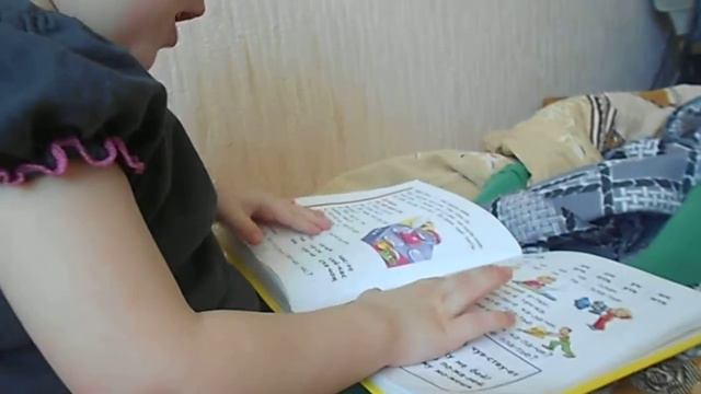 Кэтке 2года.Читает букварь. смотреть онлайн
