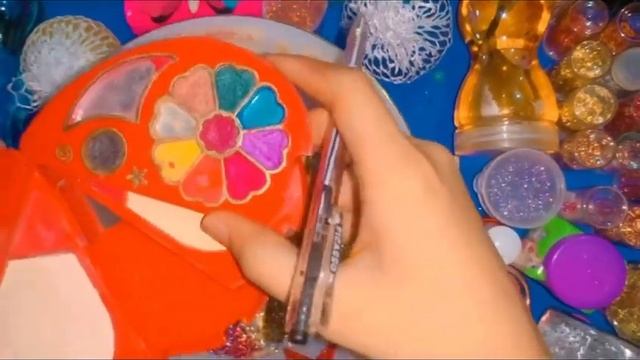 Blue slime vs Brown slime with makeup ?✨|| Glittery slime making смотреть онлайн