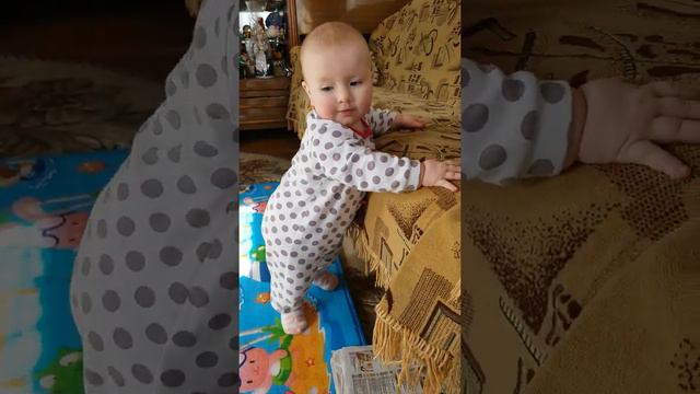 человек идет смотреть онлайн