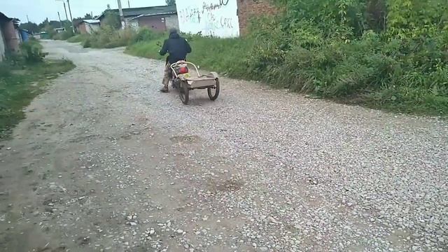 Дрифтим и наваливаем на скутере с телегой смотреть онлайн