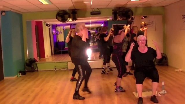 Grease Lightning Dance Fitness смотреть онлайн