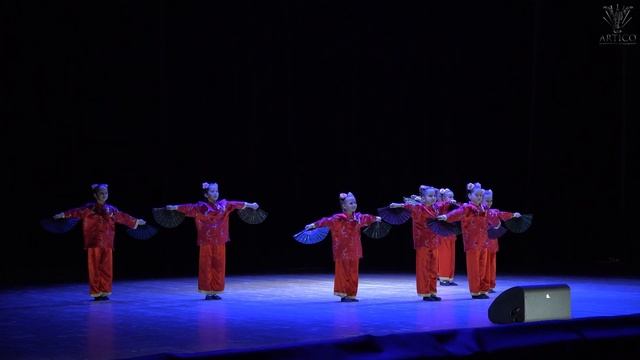 Студия "Микс дэнс", Китайский с веерами. Dance studio "Mix Dance", Chinese dance with fans. смотреть онлайн