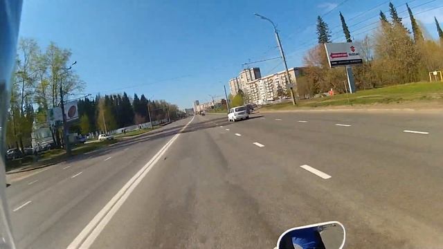 На работу на R1. Туда и обратно. смотреть онлайн