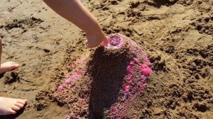 Детские опыты! Вулкан из соды! Как сделать вулкан? Извержение вулкана! Пляж! | Златуня