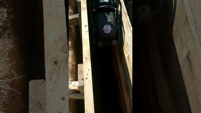Трамбовка земли з проливом воды смотреть онлайн