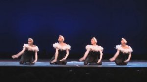 Танец маленьких лебедей: Шутливая хореография