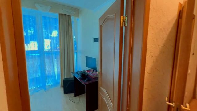 ОБЗОР КВАРТИР В ЦЕНТРЕ СОЧИ ЗА 10 МИЛЛИОНОВ смотреть онлайн