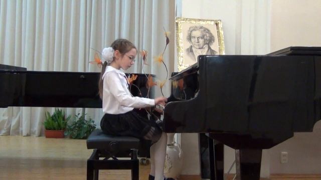 Шишкина Саша 7лет. Л.Бетховен. Немецкий танец. смотреть онлайн