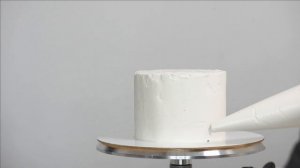 07. Выравнивание бисквитного торта (общее видео на примере др. торта)