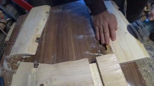 Кухонные фасады из необрезной доски своими руками.