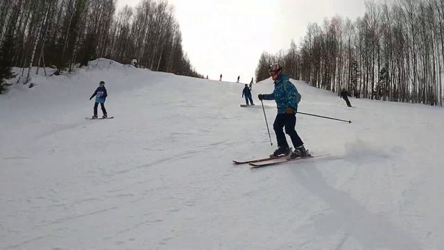 Губаха гора Турист. первый раз в Губахе обзор горнолыжной трассы. overview of the ski slope. смотреть онлайн