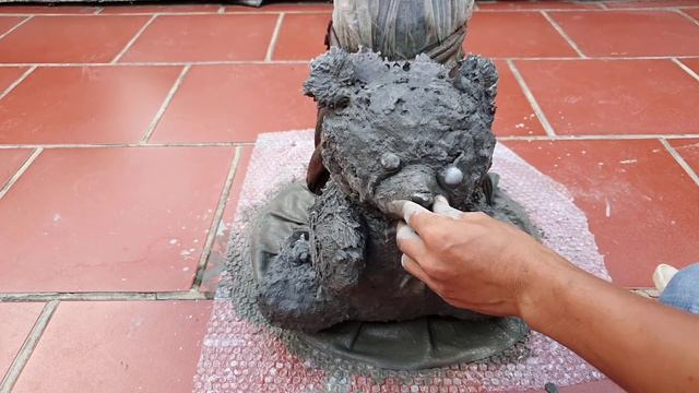 Cement + Old Teddy Bear +Wool Skirt = Beautiful Plant Pots /Great Ideas For Garden Design/ Diy Pots