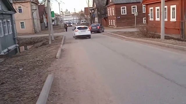 Туристический Тихвин,часть2.Химтрейлы,мощь,чайки смотреть онлайн