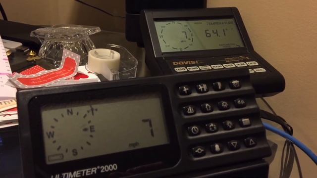 Peet Bros. Ultimeter 2000 vs. Davis Monitor II weather station смотреть онлайн