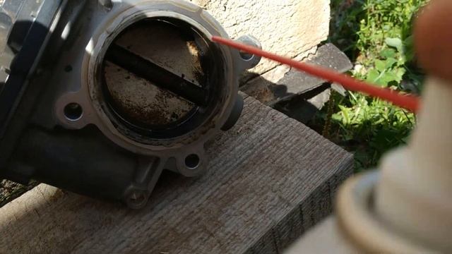 Renault Duster (Рено Дастер). Чистка дроссельной заслонки