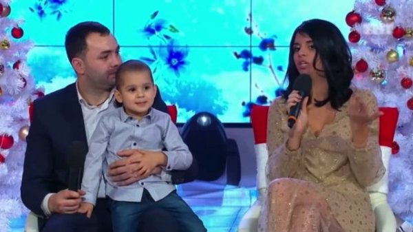 Алиана, Саша и Роберт на новогоднем шоу