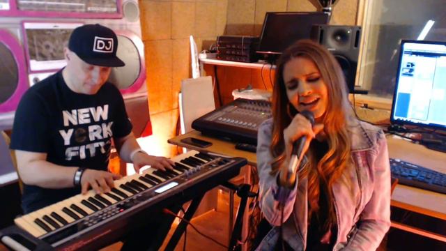 Maski Dolu - piano & vocal - Live @ Deep Zone studio. смотреть онлайн