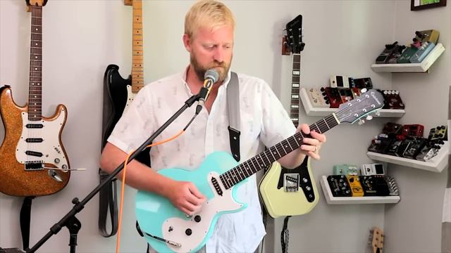 Lipstick pickups in an Epiphone Les Paul SL смотреть онлайн