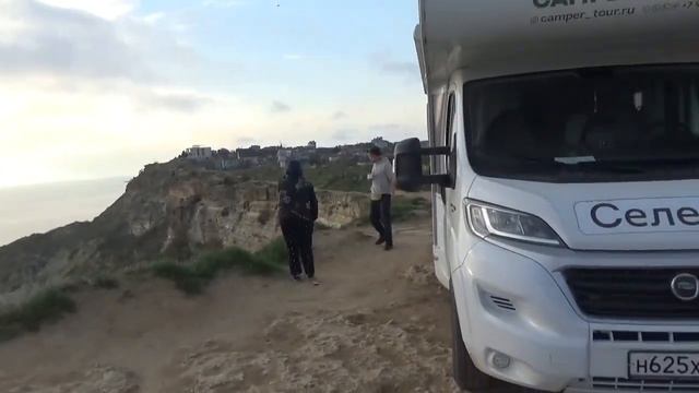 Дачи на колесах у маяка на Фиоленте - Крым 2022 - Глобальная волна смотреть онлайн