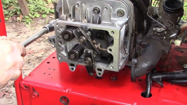 How to Install a Head Gasket on a Briggs Intek Engine смотреть онлайн