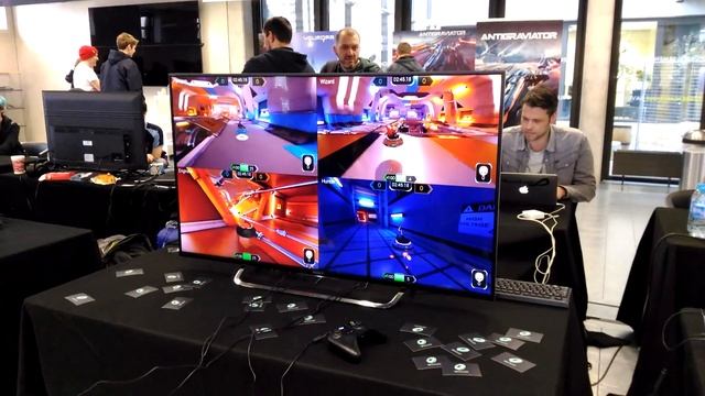 Indie Garden Assembly Hoverloop смотреть онлайн