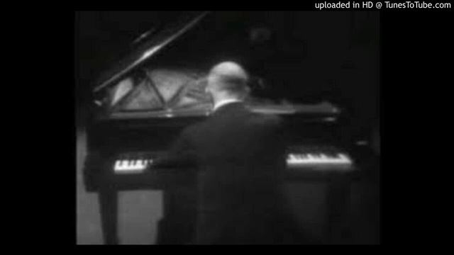 Solomon Cutner plays Mozart Sonata K. 331 - 3. Rondo. Alla turca. Allegretto смотреть онлайн