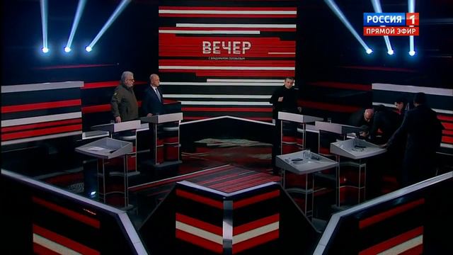 На шоу Соловьева эксперт потерял сознание и упал смотреть онлайн