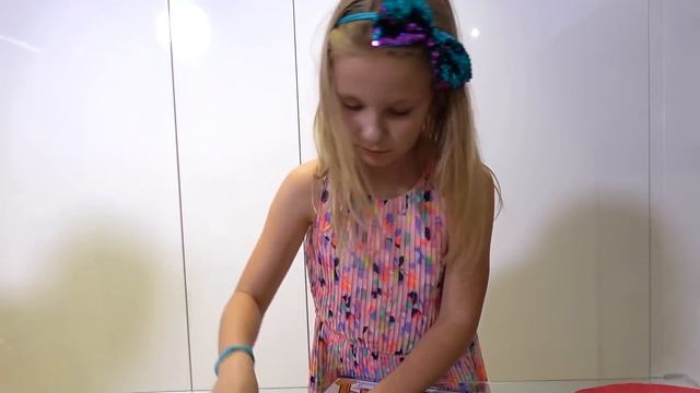 Дети нашли подарки , но мама наказала их за это заданиями смотреть онлайн