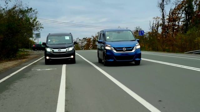 Honda Stepwgn vs Nissan Serena e-power Кто быстрее, Какой расход, Степвагон или Серена. Батарейка 2 смотреть онлайн