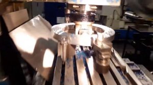 УГЛОВАЯ ФРЕЗЕРНАЯ ГОЛОВКА В РАБОТЕ