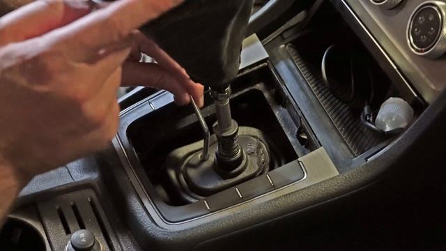 Short Shifter for 5-Speed Volkswagens! | Holy Shift! смотреть онлайн
