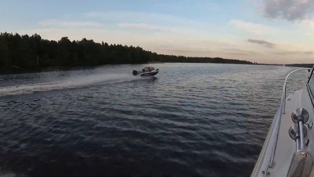 Northsilver PRO 520 M Вид хода с другого судна